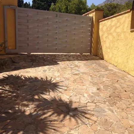 Groundfloor Of Private Pool Quiet & Residential * 阿尔啼