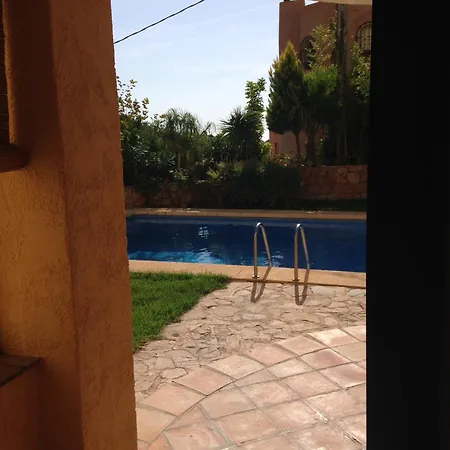 Groundfloor Of Private Pool Quiet & Residential 阿尔啼